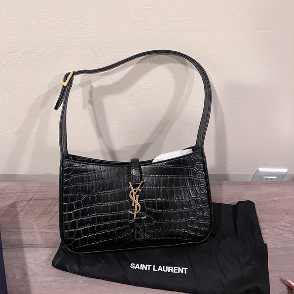 SAINT LAURENT LE 5 À 7 IN CROCODILE-EMBOSSED SHINY LEATHER YSL Hobo bag - Picture 8 of 13